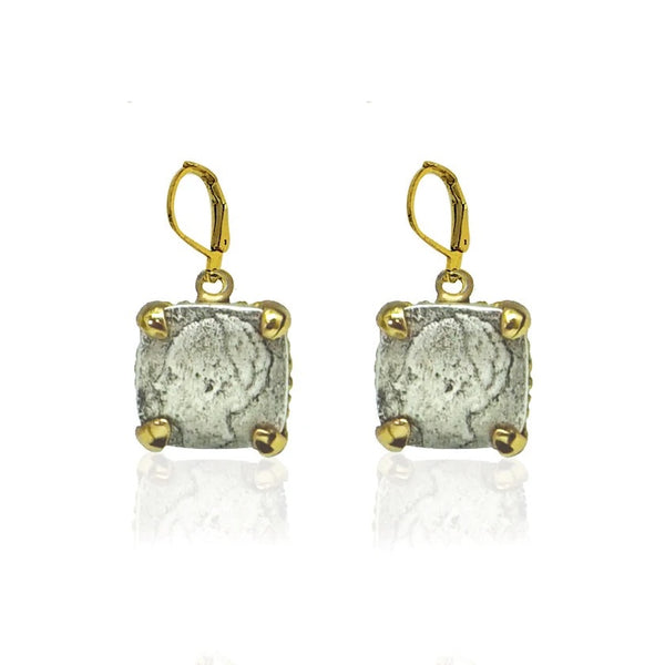 Boucles d'oreilles en forme de pièce de monnaie Wilhelmina mini-carrées dorées
